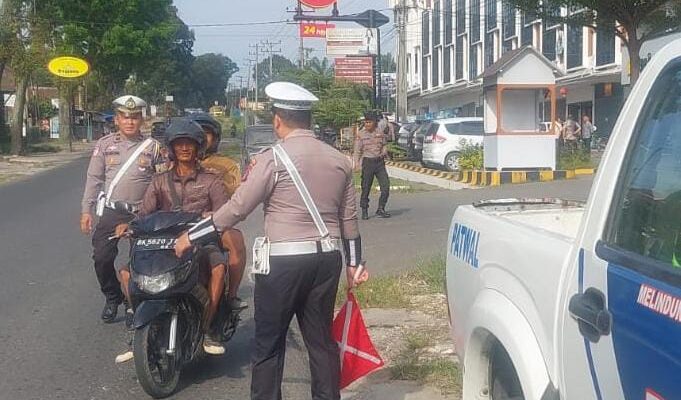 Sat Lantas Polres Simalungun Gelar Patroli Sampaikan Himbauan Antisipasi Kecelakaan dan Balap Liar di Akhir Pekan