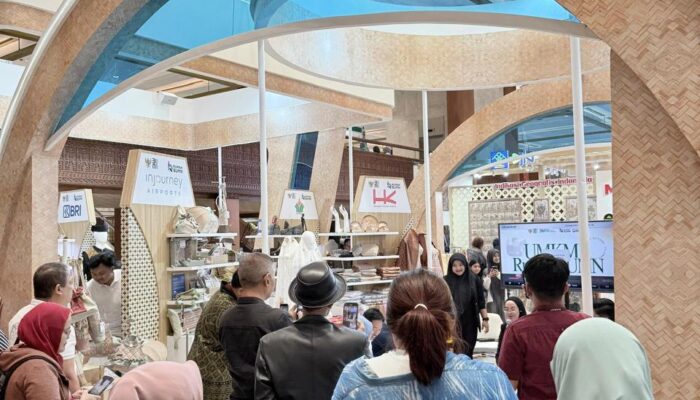 INACRAFT 2025 Hari Ketiga: Rumah BUMN Dukung UMKM Indonesia dan Ajak Pengunjung untuk Dukung Produk Lokal di Pameran INACRAFT 2025