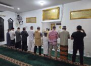 Makmurkan Masjid saat Ramadan, Polresta Palangka Raya Salat Isya dan Tarawih di Musala Al-Ihsan  