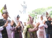 Bupati Simalungun dan Ketua TP PKK Hadiri Peresmian Monumen Raja Sang Naualuh Damanik