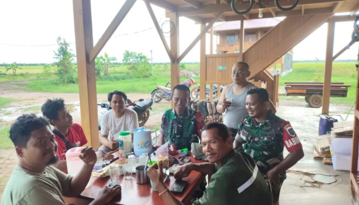 Babinsa Koramil 1019-01/KTK Laksanakan Komsos