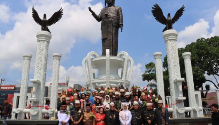 Hut Ke 154 Kota Pematangsiantar ,Kapolres Hadiri Peresmian Monumen Raja Siantar XIV Sang Naualuh Damanik