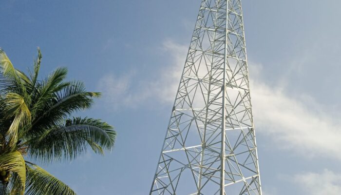 Pekerja Bangunan Tower Di Bandar Tongah Diduga Tidak Menggunakan Alat Pelindung Diri ( APD )