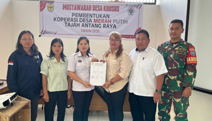 Babinsa Hadiri Musdes Pembentukan Pengurus Koperasi Merah Putih di Desa Tajah Antang