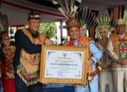 Peringatan HUT Kalteng ke-68, Kapolda Kalteng Terima Penghargaan dari Gubernur Atas Pengungkapan Narkoba di Wilayah Lamandau