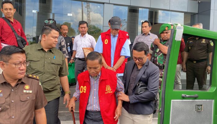 Tiga Orang Tersangka Beserta dengan Barang Bukti Diamankan terkait Dugaan Tindak Pidana Korupsi Perijinan Pertambangan