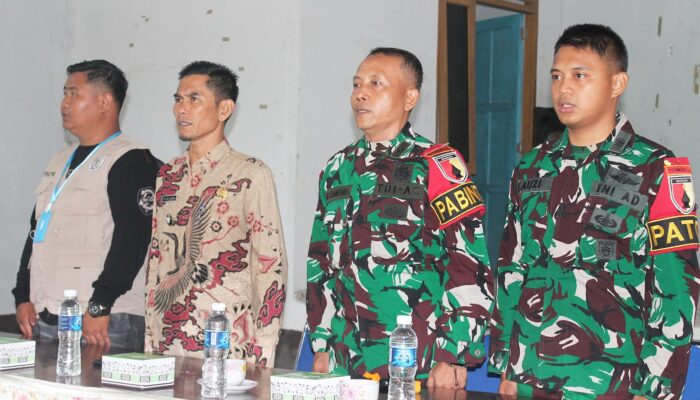 Perwira Seksi Teritorial Satgas Beri Pembekalan Wasbang Kepada Mahasiswa Universitas Kapuas