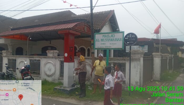 Sambut HUT RI ke 80,Polsek Siantar Barat Laksanakan Gotong Royong Bersama Warga