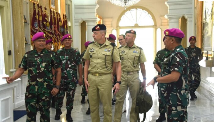 Kas Kormar Terima Kunjungan Kehormatan Komandan Marinir Kerajaan Belanda