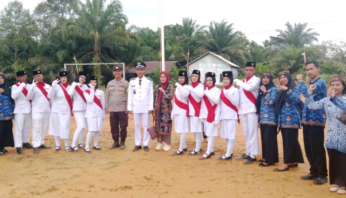 Semalaman Hujan, Lapangan Becek, Di Desa Desa Batu Agung Tetap Laksanakan Upacara HUT RI Ke 80