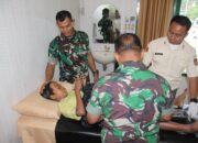Babinsa Koramil Pahandut Kerahkan Warga Binaan Ikuti Pengobatan Umum, Sunatan Masal dalam rangka Hut TNI 2025