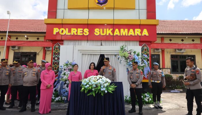 Kunker di Polres Sukamara, Kapolda Kalteng Resmikan Sejumlah Fasilitas dan Bagikan Bansos untuk Masyarakat
