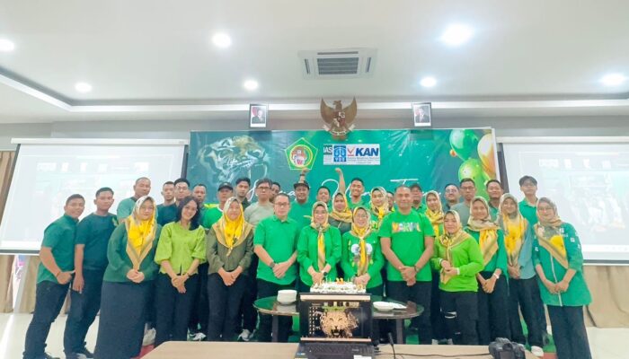 Wujud Syukur di Usia Yang ke 11 PT.Macan Sejahtera Cahaya Potong Kue Ulang Tahun Dan Tiup Lilin di Kota Parapat