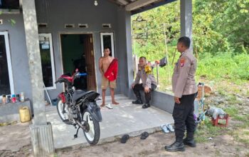 Di Tumbang Tahai, Polsek Bukit Batu Sampaikan Pesan Kamtibmas Secara Humanis