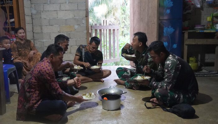 Satgas TMMD Reguler ke-127 Kodim 1015/Sampit Buka Bersama Orang Tua Asuhnya