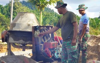Deru Mesin Molen Jadi Temen Setia Anggota Satgas TMMD Reguler ke-127