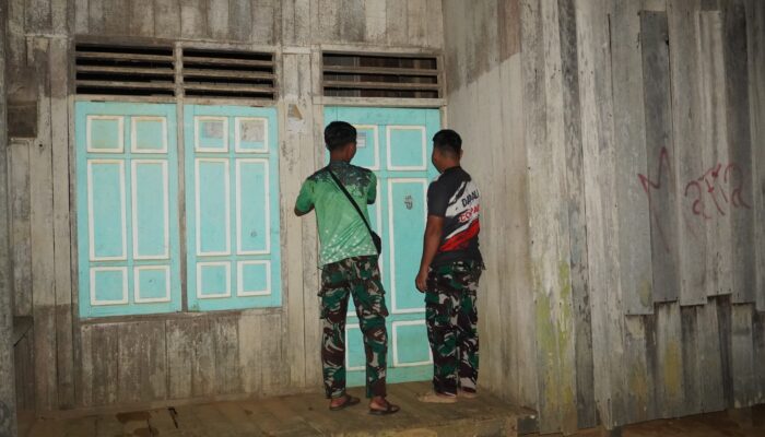 Satgas TMMD Reguler ke-127 Kodim 1015/Sampit, Patroli Bangunkan Warga Sahur