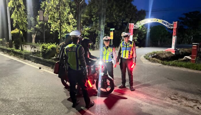 Satlantas Polres Kotim Laksanakan Blue Light Patrol Subuh, Antisipasi Laka Lantas dan Balapan Liar di Bulan Ramadhan