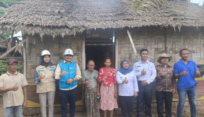 Salurkan Program “Light Up The Dream Ramadhan 1447 H” ke Rumah Warga Nagori Bandar Rejo : Manager PLN ULP Perdagangan Semoga Dapat Bermanfaat