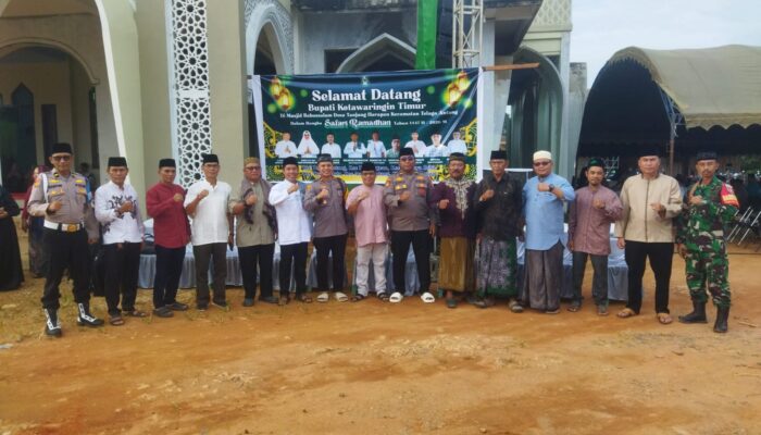 Safari Ramadhan 1447 H, Wakil Bupati Kotim Serahkan Bantuan untuk Warga dan Masjid di Telaga Antang