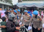 Sembari Bagikan Takjil Gratis, Bidpropam Polda Kalteng Ajak Masyarakat Manfaatkan Layanan Dumas Propam Polri