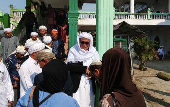 Ribuan Jamaah Thoriqat Naqsyabandiyah Alkholidiyah Djalaliyah Bandar Tinggi Laksanakan Ibadah Sholat Idul Fitri 1446 H Jumat 20 Maret 2026