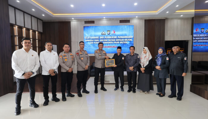 Dinilai Sukses Amankan Pilkada, Kapolda Kalteng Terima Penghargaan dari Bawaslu RI