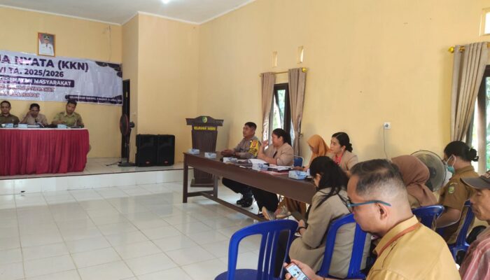 Bhabinkamtibmas Polsek Sabangau Hadiri Penutupan KKN Mahasiswa di Kelurahan Sabaru