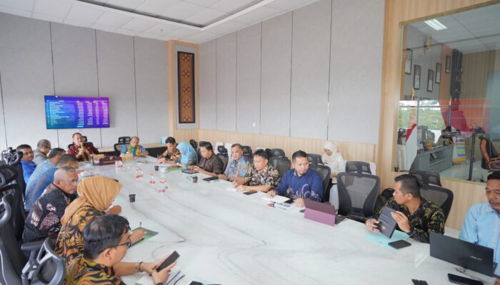 Tingkatkan Tata Kelola Keuangan Daerah, Bupati Baharuddin Pimpin Sosialisasi Pengelolaan Keuangan Daerah