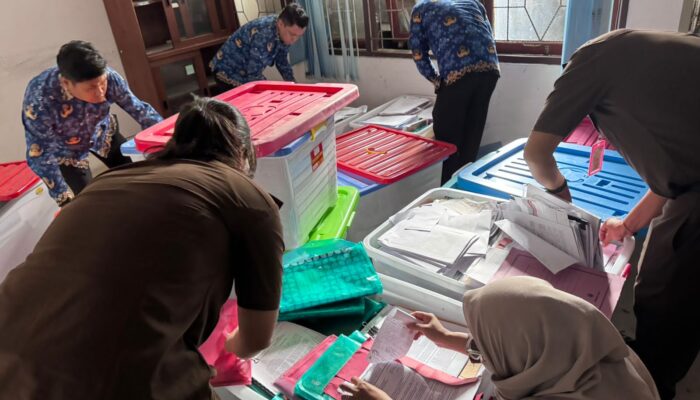Kejati Kalteng Geledah 2 Kantor Dinas Terkait Dugaan Korupsi Penjualan Zircon PT KBM