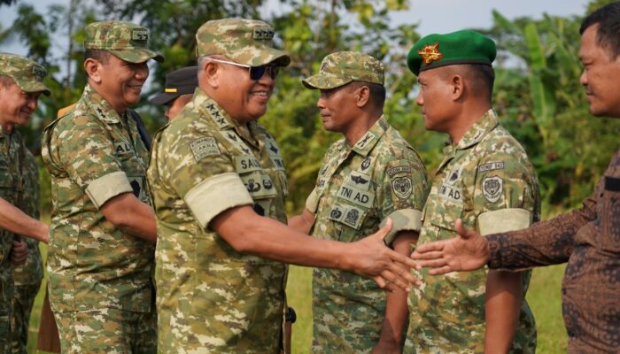 Wakasad Dampingi Wapang TNI Tinjau Program Strategis Pemerintah di Pandeglang