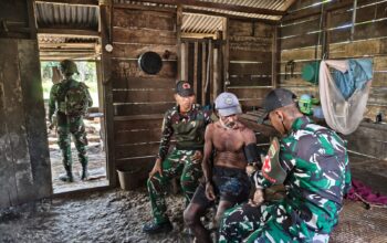 Satgas Yonif 123/Rajawali Jadi Tumpuan Layanan Kesehatan Warga Kiwiro