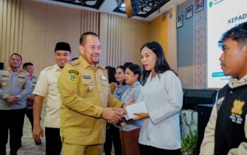 Bupati Batu Bara Serahkan Insentif 540 Guru Sekolah Minggu, Ajak Perkuat Pendidikan Karakter dan Perangi Narkoba
