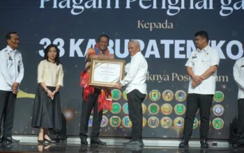 Bupati Baharuddin Siagian Raih Penghargaan Kementerian Hukum RI atas Komitmen Pelayanan Hukum di Batu Bara