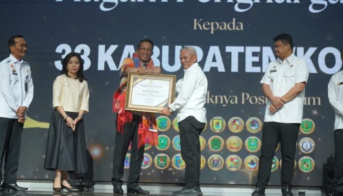 Bupati Baharuddin Siagian Raih Penghargaan Kementerian Hukum RI atas Komitmen Pelayanan Hukum di Batu Bara