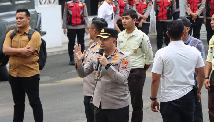 Kapolrestabes Medan Tekankan Personel Tetap Sabar dan Humanis Saat Melayani Aksi Massa KBMN