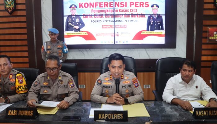 KAPOLRES KOTIM RILIS KASUS PENGANIAYAAN BERAT, KARENA CEMBURU PELAKU TEGA MEMBAKAR KORBAN