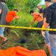 Polsek Sabangau bersama Unit Inafis Evakuasi Penemuan Jenazah Mr. X di Kelurahan Sabaru