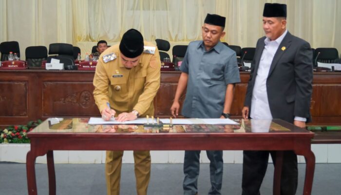Wabup Batu Bara Hadiri Paripurna DPRD, Dua Ranperda Disetujui Seluruh Fraksi